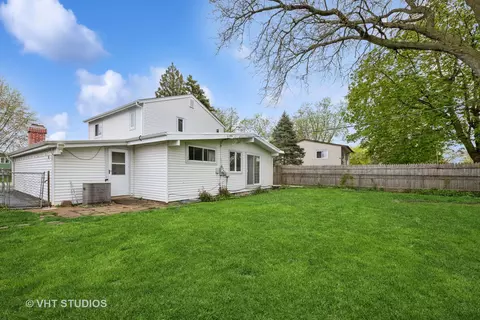 Exterior - 107 W Jeffery Ave, Wheeling, IL 60090 photo 2 of 3