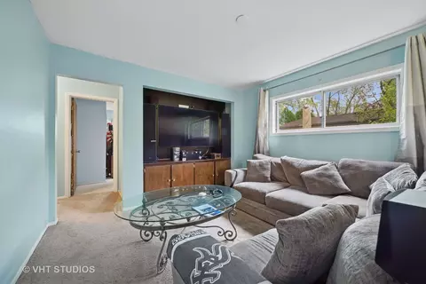 Living - 107 W Jeffery Ave, Wheeling, IL 60090 photo 1 of 4