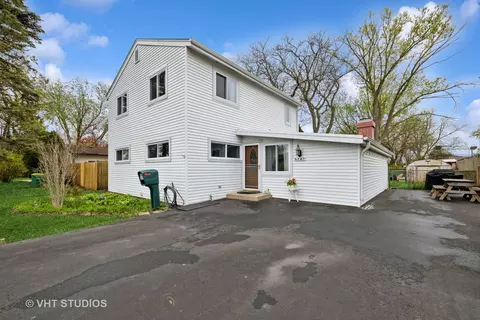 107 W Jeffery Ave, Wheeling, IL 60090