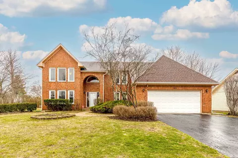 545 Parkchester Rd, Buffalo Grove, IL 60089