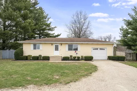 417 Maple Ln, Paw Paw, IL 61353
