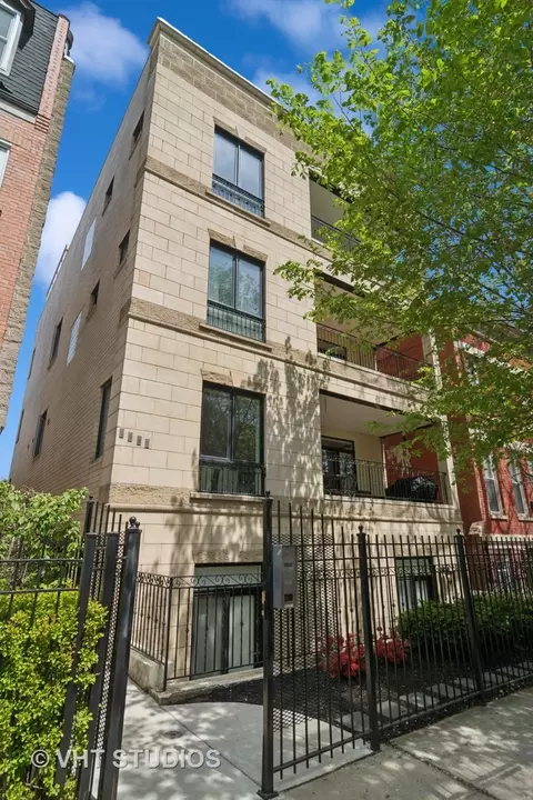 1945 N Wilmot Ave #3, Chicago, IL 60647