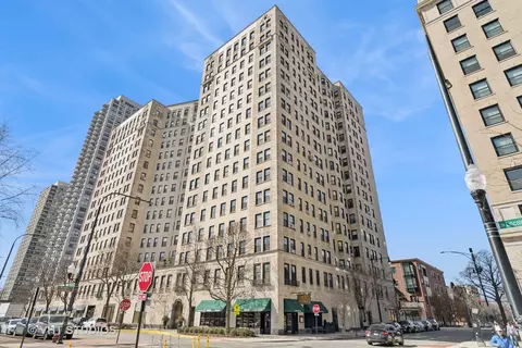 2000 N Lincoln Park West Pkwy #314, Chicago, IL 60614