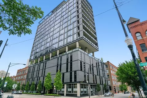 400 W Huron St #1201, Chicago, IL 60654