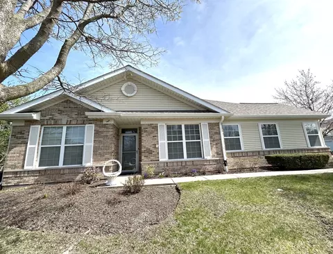 16241 Tomahawk Lake Ct, Crest Hill, IL 60403