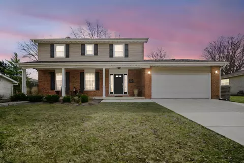 2005 Brentwood Ln, Wheaton, IL 60189