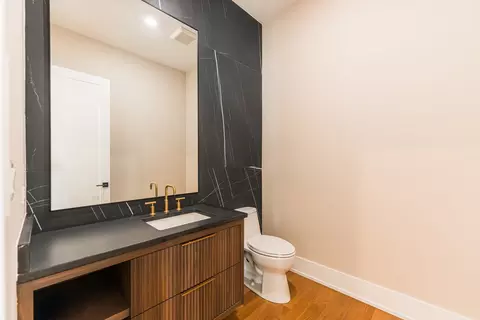 Bath - 274 E Crescent Ave, Elmhurst, IL 60126 photo 1 of 6