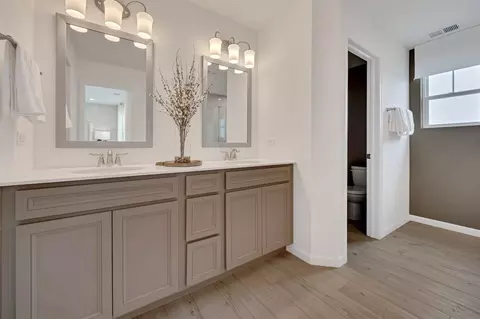 Bath - 24501 W Kroll Dr, Plainfield, IL 60585 photo 1 of 1