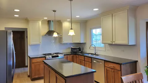 1817 Paddock Ct, Naperville, IL 60565 photo 2