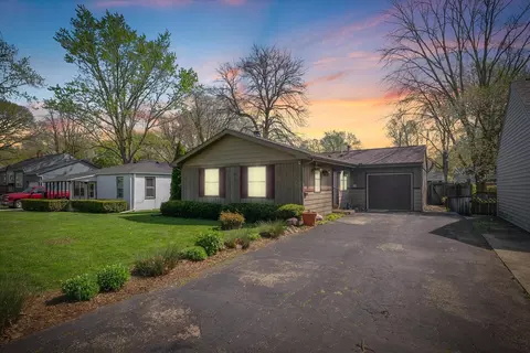 1004 S Webber St, Urbana, IL 61801