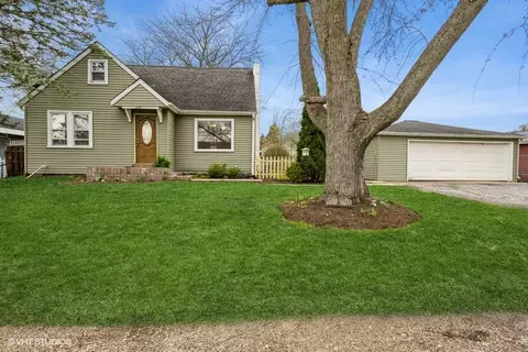1418 Barberry Ln, Round Lake Beach, IL 60073