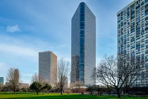 5415 N Sheridan Rd #2412, Chicago, IL 60640