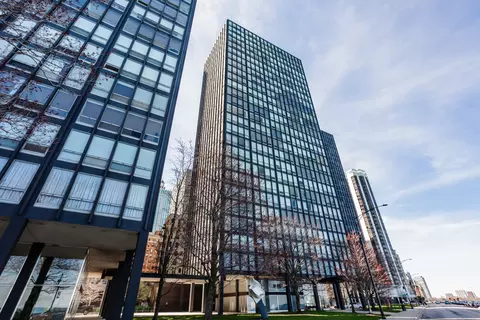 880 N Lake Shore Dr #17D, Chicago, IL 60611