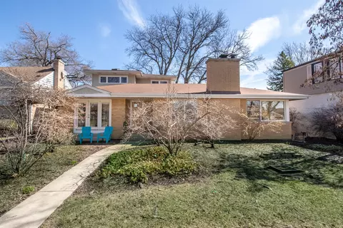 8029 N Kedvale Ave, Skokie, IL 60076