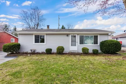 323 Delaware St, Carpentersville, IL 60110