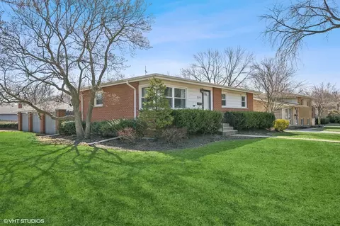 719 N Prospect Manor Ave, Mount Prospect, IL 60056