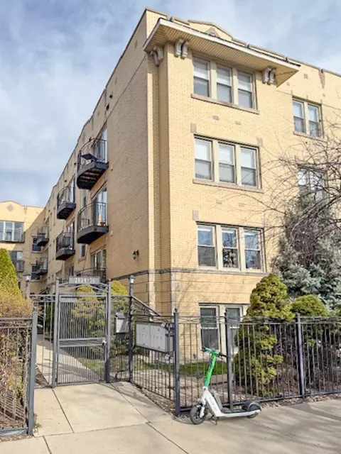 2836 N Dawson Ave #1E, Chicago, IL 60618