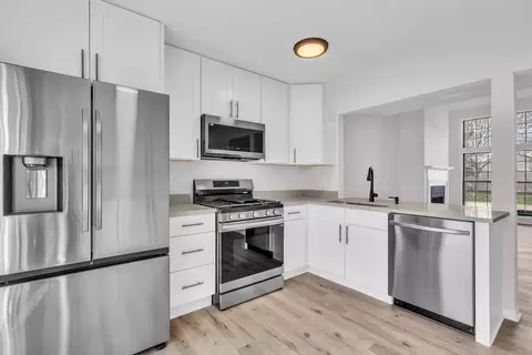 Kitchen - 4511 Opal Dr, Hoffman Estates, IL 60192 photo 1 of 2