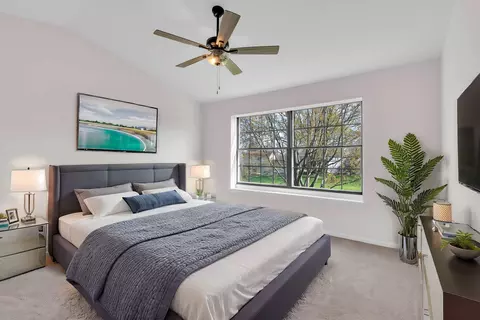 Bedroom - 4511 Opal Dr, Hoffman Estates, IL 60192 photo 1 of 6