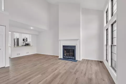 Living - 4511 Opal Dr, Hoffman Estates, IL 60192 photo 2 of 5