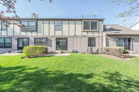 Exterior - 4511 Opal Dr, Hoffman Estates, IL 60192 photo 3 of 4