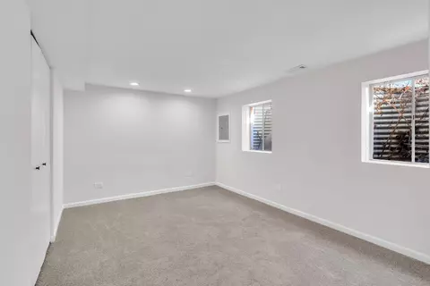 Bedroom - 4511 Opal Dr, Hoffman Estates, IL 60192 photo 5 of 6