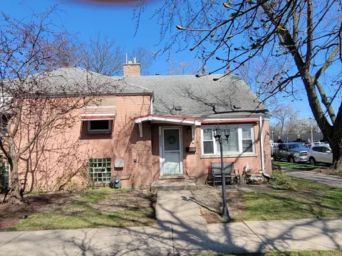 8502 Brookfield Ave, Brookfield, IL 60513
