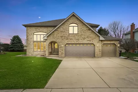 19902 Green Meadows Pkwy, Mokena, IL 60448