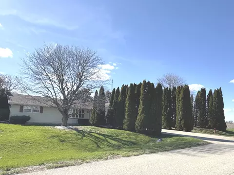402 N Front St, Sublette, IL 61367