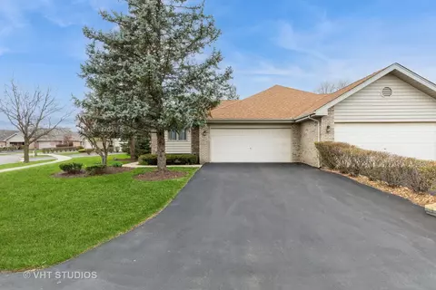 18312 Pinewood Ct, Tinley Park, IL 60477