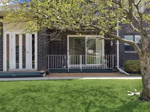 9940 W 153rd St #1B, Orland Park, IL 60462