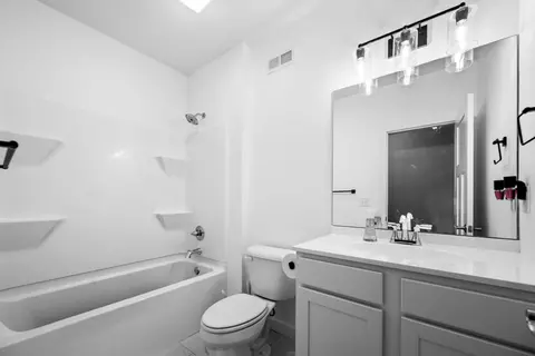 Bath - 505 Raef Rd, Downs, IL 61736 photo 5 of 5