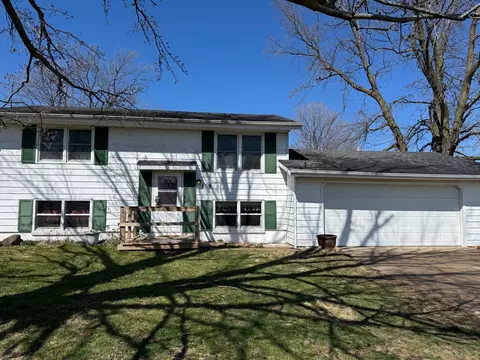 100 W Garfield St, Deer Creek, IL 61733