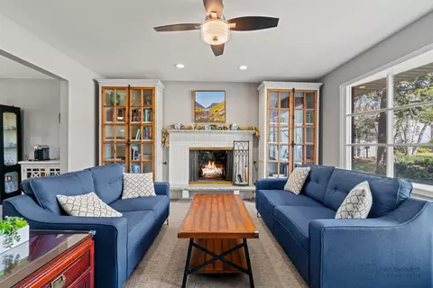 752 Ralph Ct, Wheaton, IL 60187 photo 4