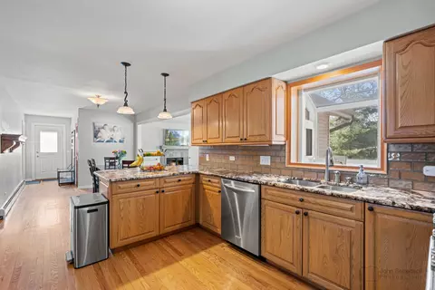 752 Ralph Ct, Wheaton, IL 60187 photo 9