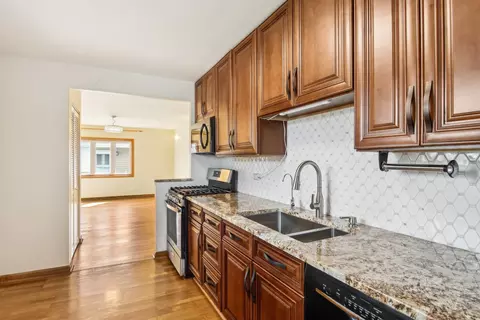 Kitchen - 757 S Merle Ln, Wheeling, IL 60090 photo 2 of 2
