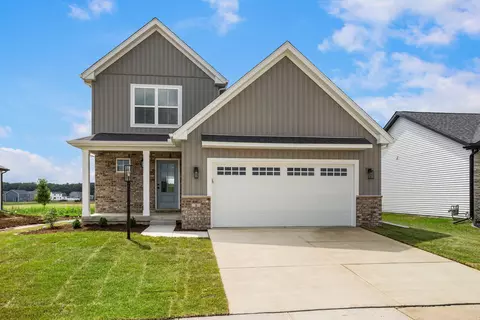 8 Meadow Dr, Monticello, IL 61856