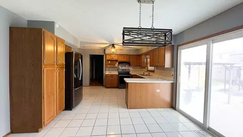1301 Kenneth Dr, Bloomington, IL 61704 photo 17