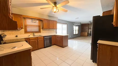 1301 Kenneth Dr, Bloomington, IL 61704 photo 14