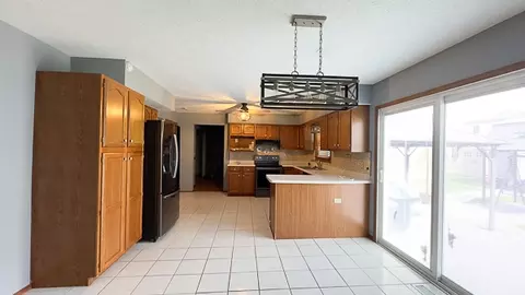1301 Kenneth Dr, Bloomington, IL 61704 photo 16