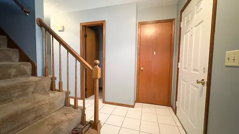 1301 Kenneth Dr, Bloomington, IL 61704 photo 5