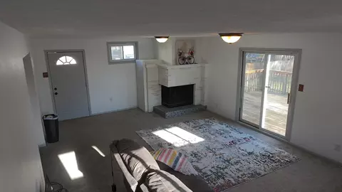 Living - 422 Spring Ave, Dekalb, IL 60115 photo 1 of 3