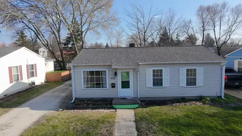 422 Spring Ave, Dekalb, IL 60115