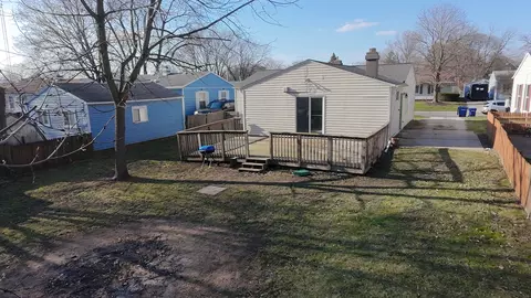 Exterior - 422 Spring Ave, Dekalb, IL 60115 photo 2 of 2