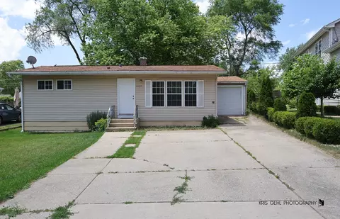 1032 Brentwood Dr, Round Lake Beach, IL 60073