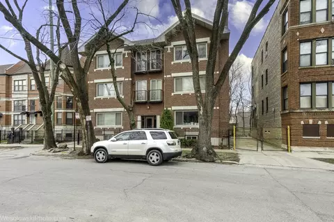 844 E 40th St #A2, Chicago, IL 60653