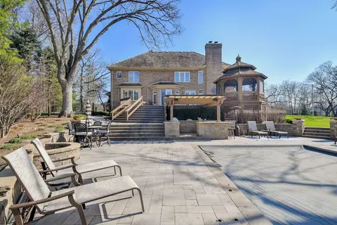 7 Muirfield Cir, Wheaton, IL 60189 photo 32