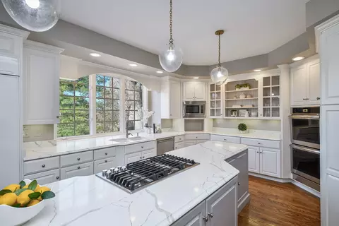 7 Muirfield Cir, Wheaton, IL 60189 photo 17