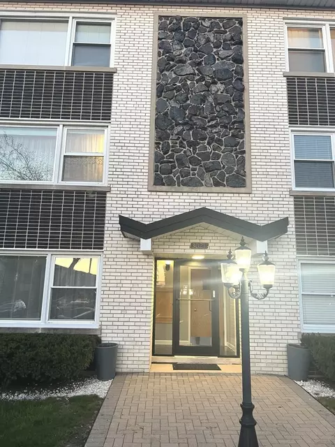 3021 Paris Ave #201, River Grove, IL 60171