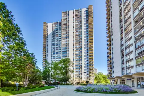 1360 N Sandburg Ter #2711C, Chicago, IL 60610